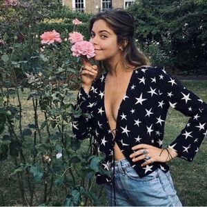 Réalisation Par Black Star-Print Tie-Front Blouse